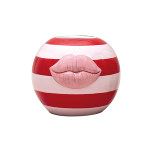 Vase rouge et blanc rayé, bouche rose