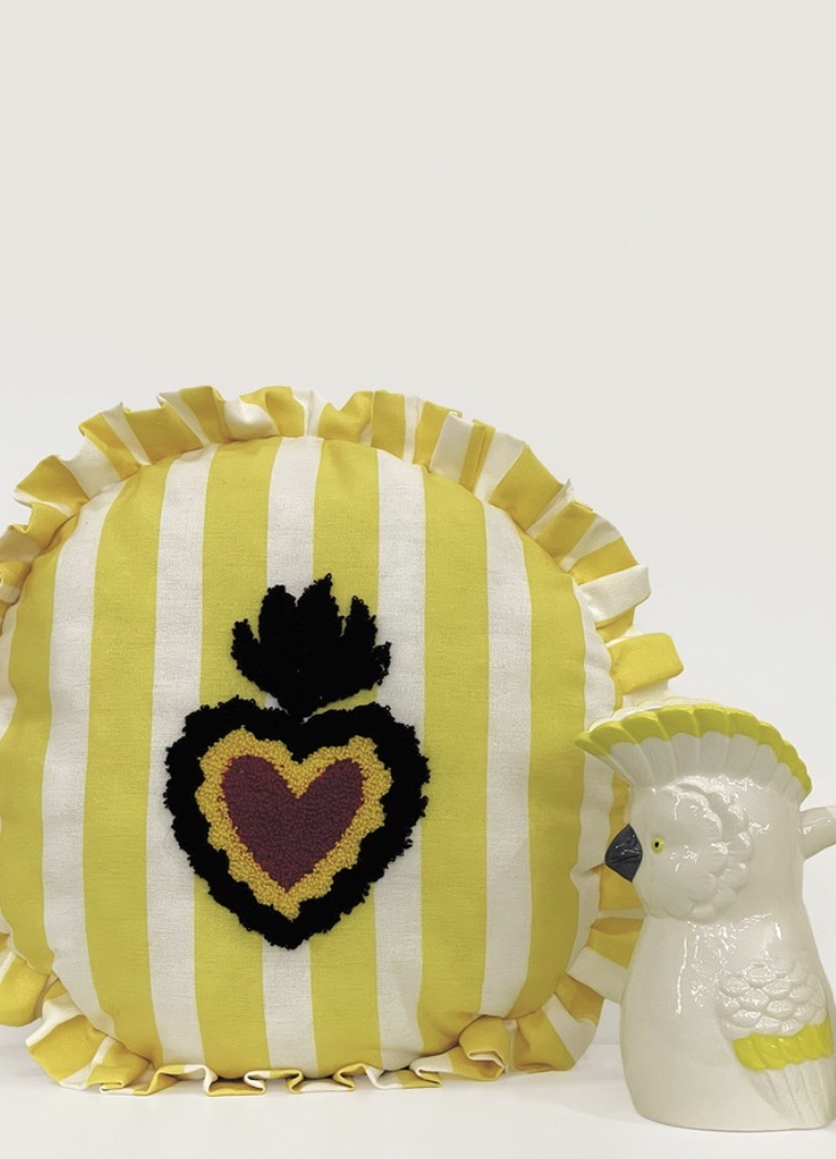 Coussin Ex-voto jaune – Image 3